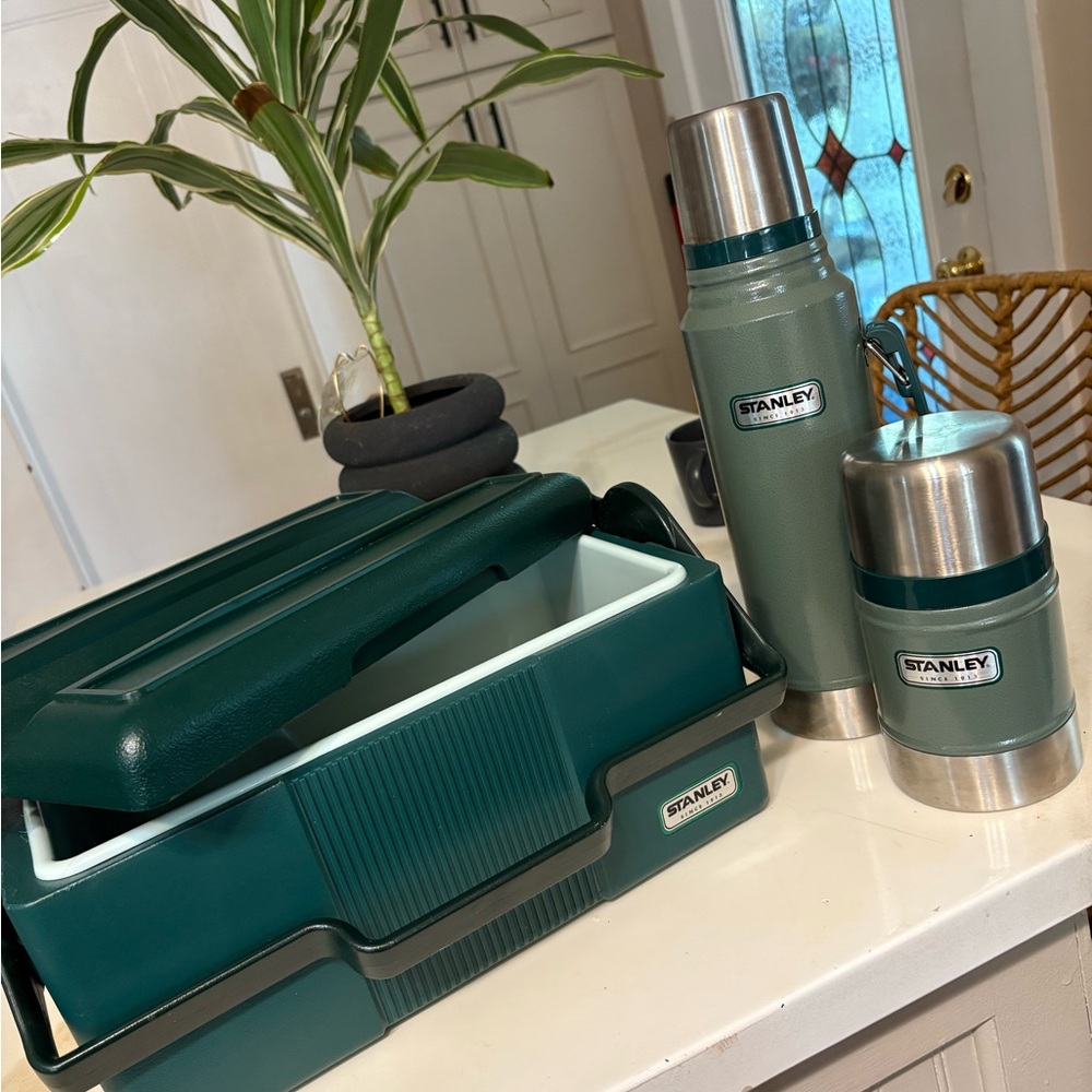 Stanley Classic Green Thermos and Lunch Box Set